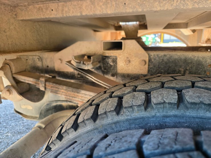 dodge-5500-bucket-truck.-image-22