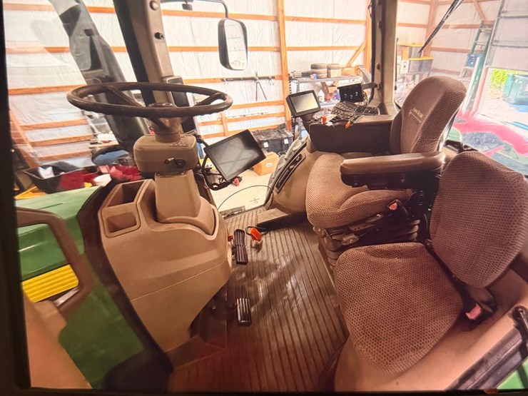 2013-john-deere-8310r-image-8