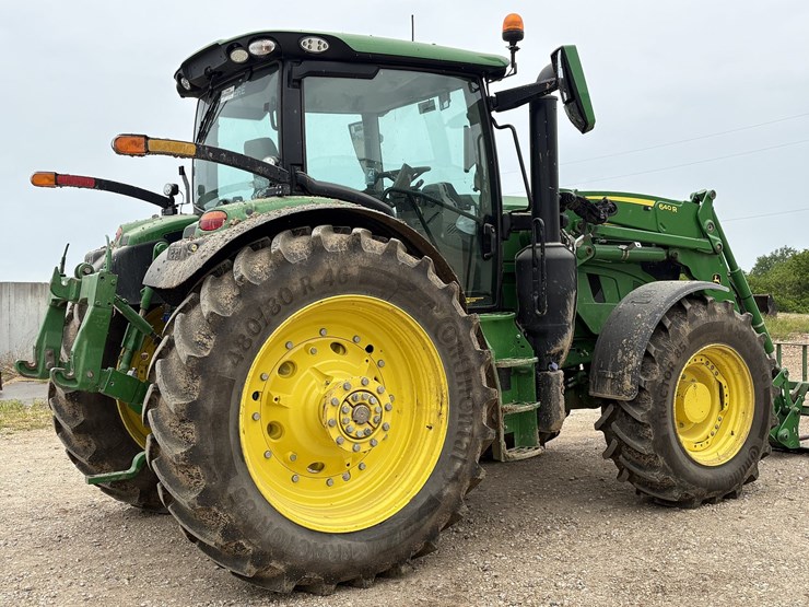 2023-john-deere-6r-155-image-5