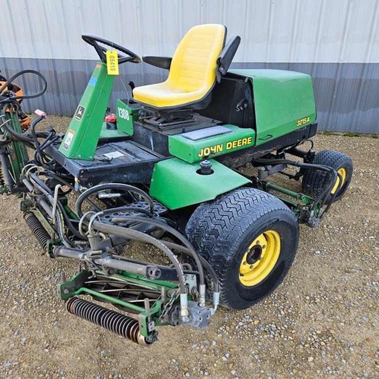 JOHN DEERE 3215A