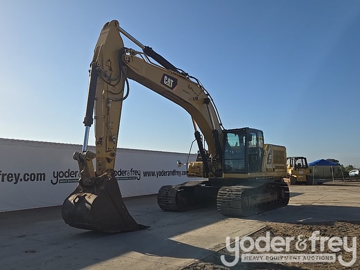 2019-caterpillar-336-image-1
