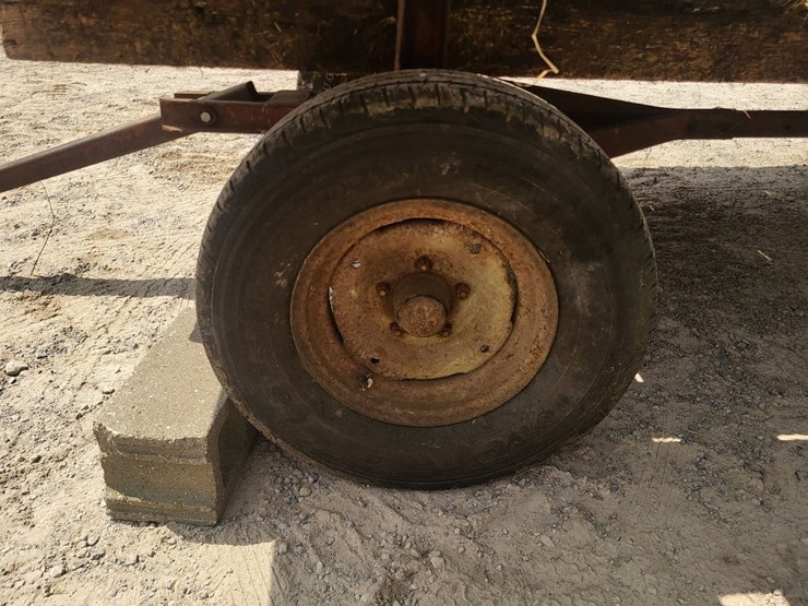 hay-wagon-w/running-gear-image-16