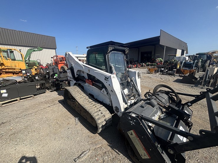 2012-bobcat-t870-image-5