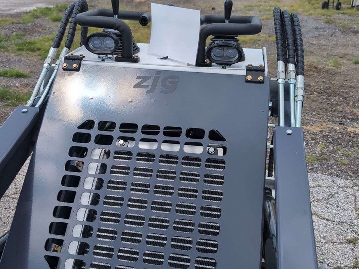 zjg-mini-skid-steer-loader-zj-380-(white)---15hp-image-5