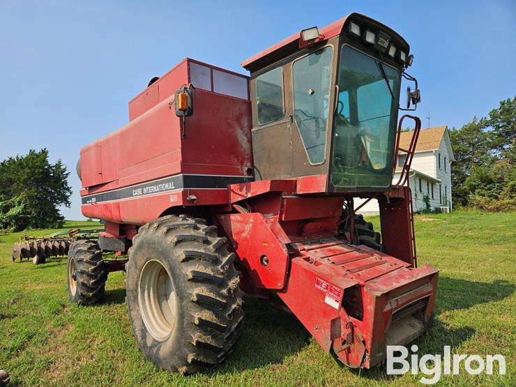 1988-case-ih-1660-image-3