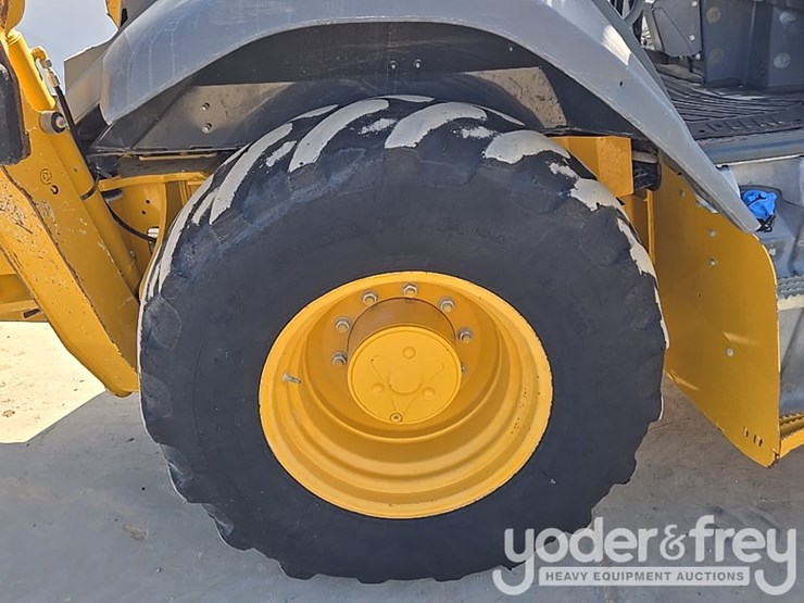 2019-deere-310sl-image-12