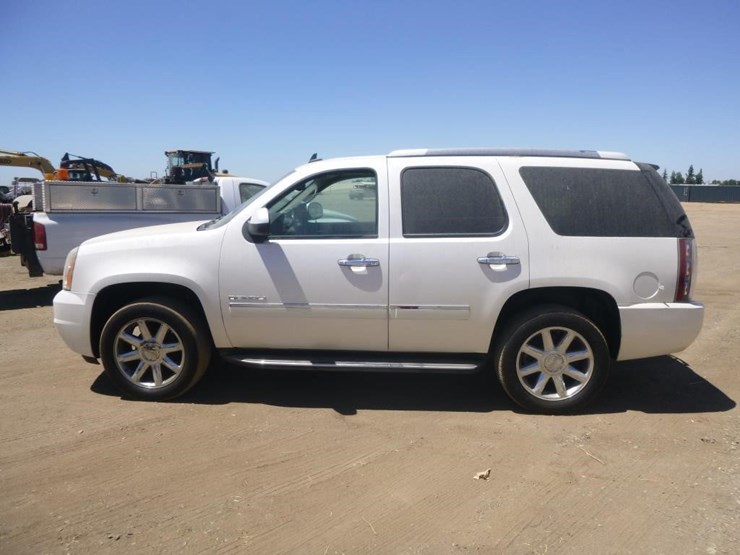 2011-gmc-yukon-denali-image-6