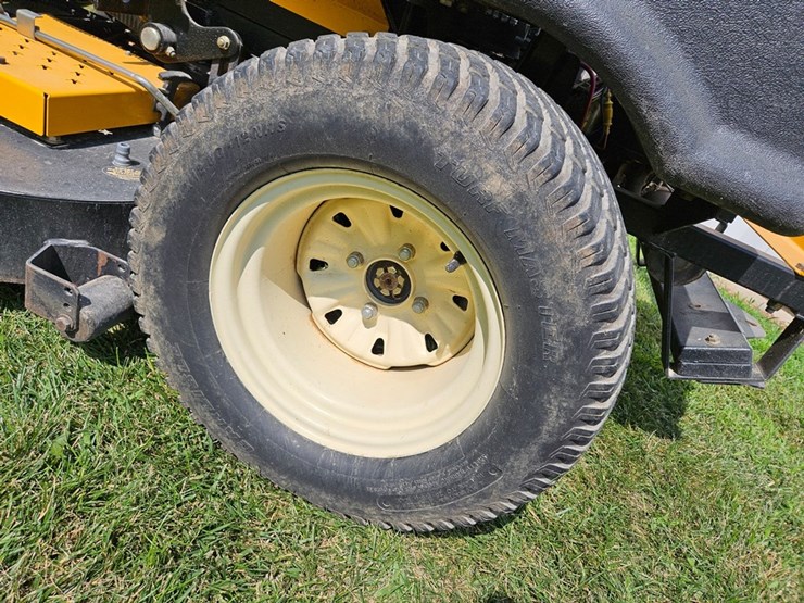 #6889-•-cub-cadet-"-the-tank"-zero-turn-mower-image-26