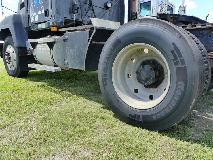 1997-mack-ch612-image-5