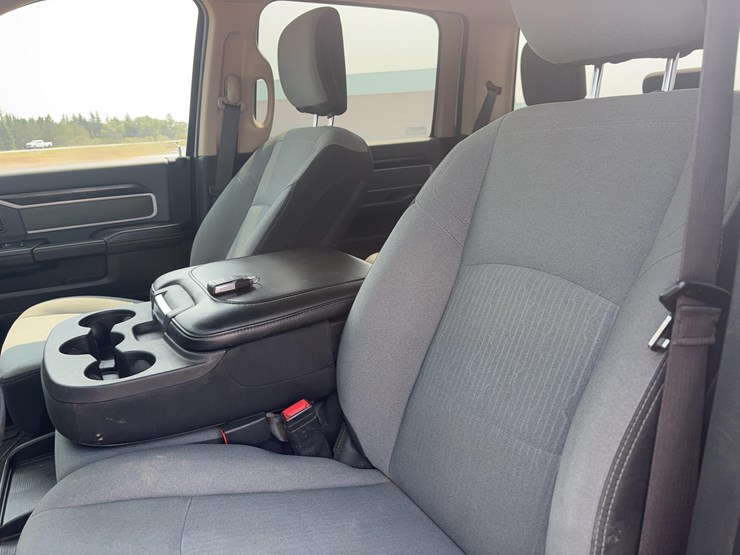 2020-dodge-3500hd-image-19