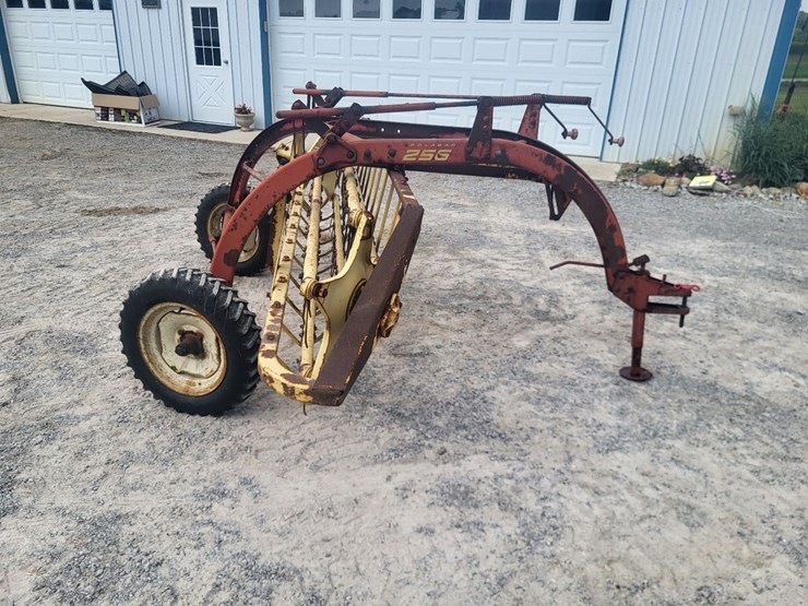 new-holland-256-image-6