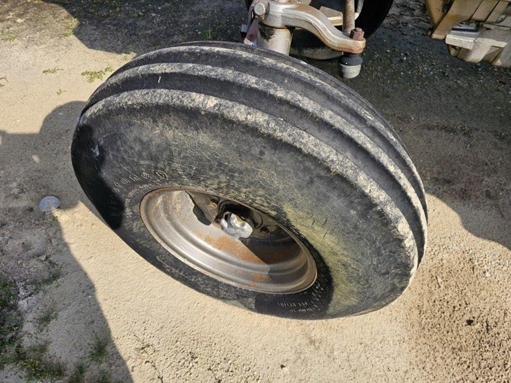 massey-ferguson-1080-image-9