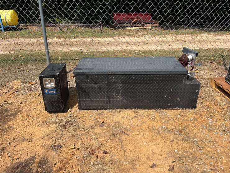 aux-fuel-tank-with-tool-box-on-top-image-1