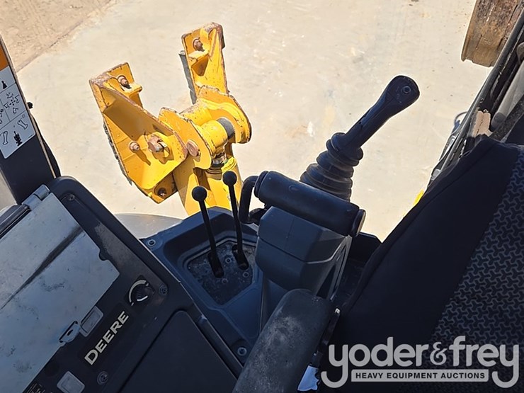 2019-deere-310sl-image-58