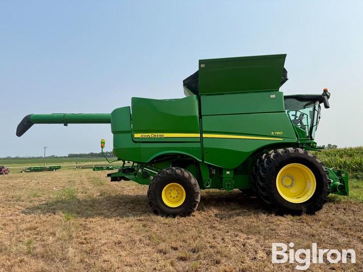 2021-john-deere-s780-image-4