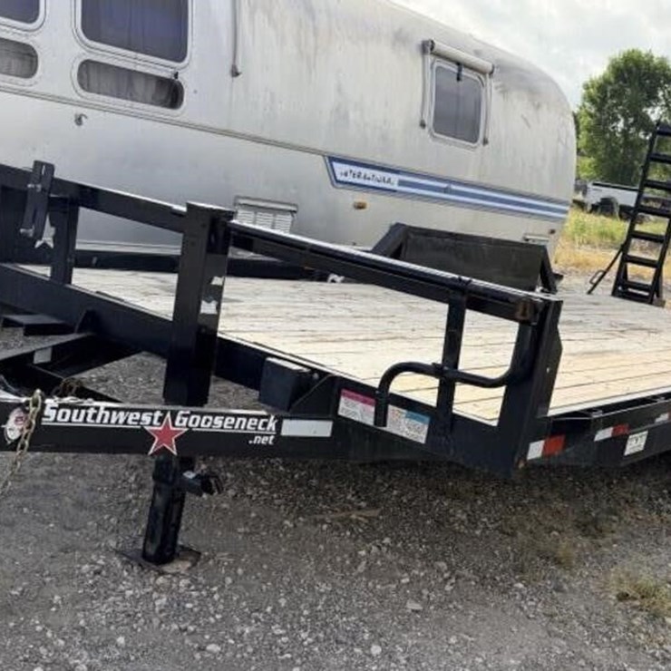 L4 - 2019 Southwest Gooseneck Bumper Pull Trailer