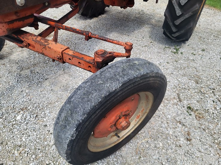 allis-chalmers-d14-tractor-image-12