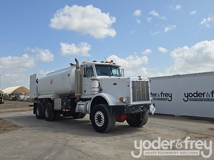 2000-peterbilt-357-image-7