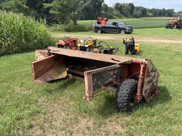 avco-new-idea-9-foot-flail-mower-image-4