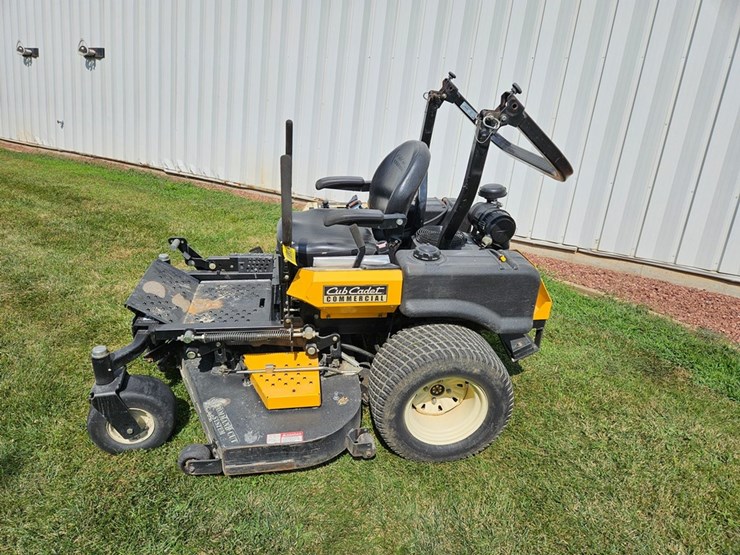 #6889-•-cub-cadet-"-the-tank"-zero-turn-mower-image-2