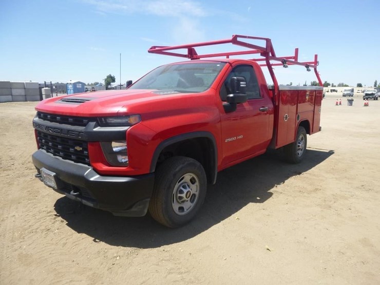 2020-chevrolet-2500-image-2