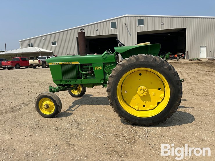 1970-john-deere-2520-image-8