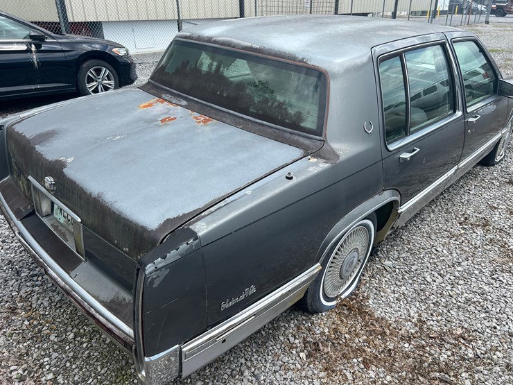 no-reserve!-cadillac-sedan-deville!-image-4