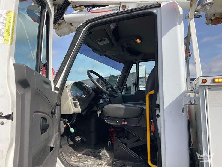 2013-international-durastar-4300-image-30