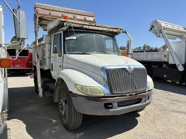 2003-international-durastar-4300-image-2