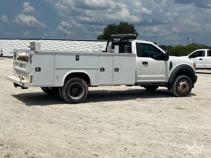 2017-ford-f550-image-3