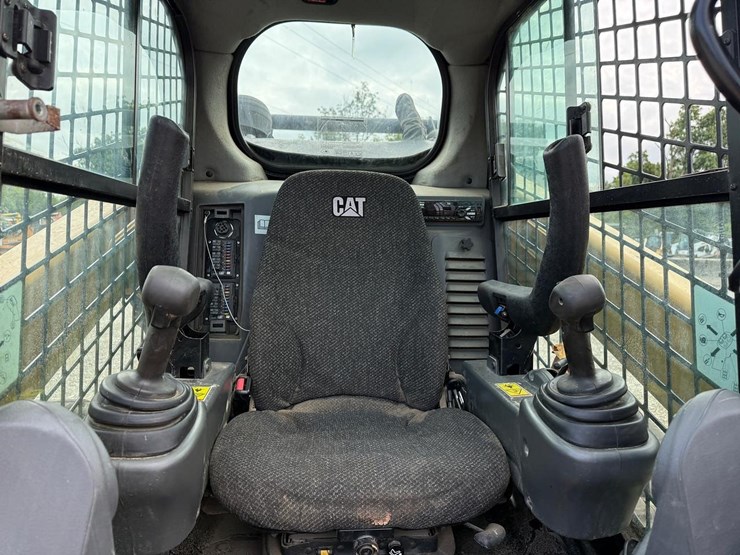 2016-caterpillar-299d2-xhp-image-19