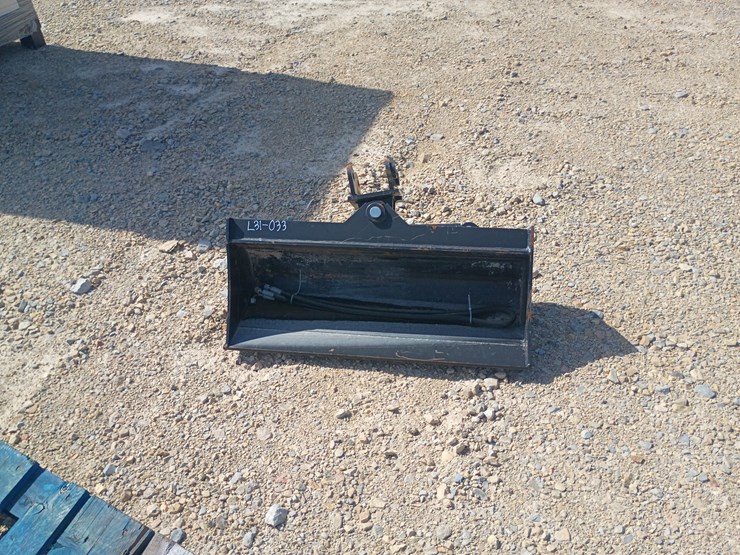 #26118-•-future-hydraulic-tilt-bucket-mini-excavator-attachment-image-1