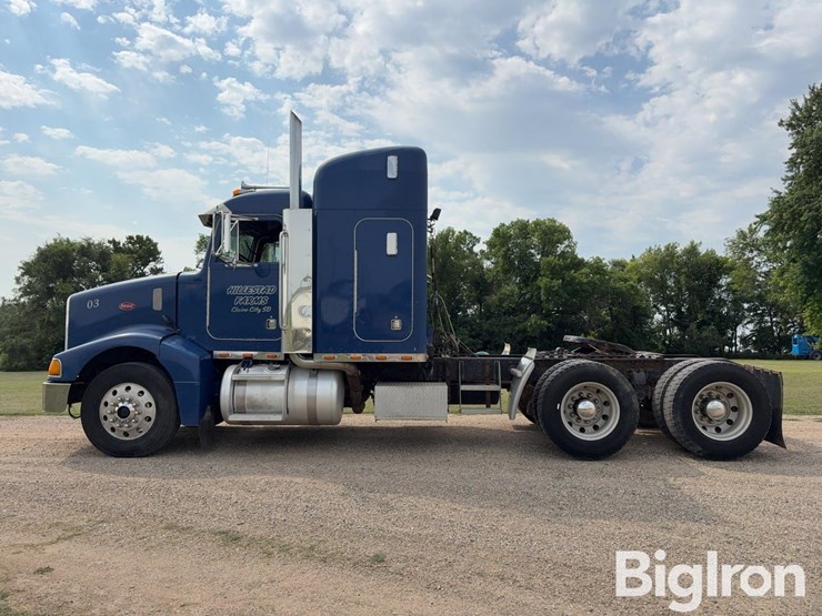 2000-peterbilt-385-image-8