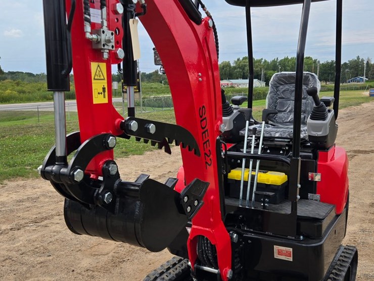 #2015-•-sdee22-diesel-mini-excavator-image-4