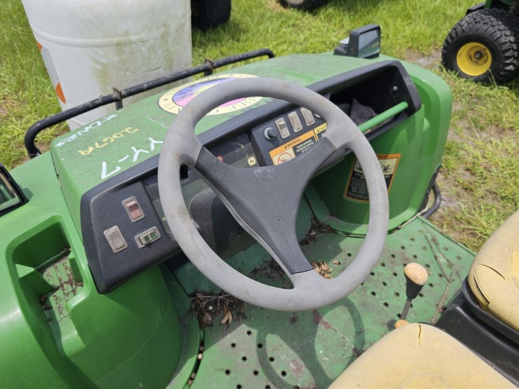 john-deere-gator-image-9