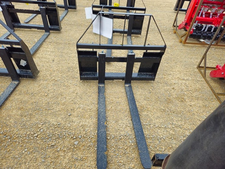 #212-•-2026-mower-king-sa-48"-pallet-fork-image-8