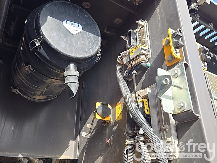 2019-volvo-ec300el-image-32