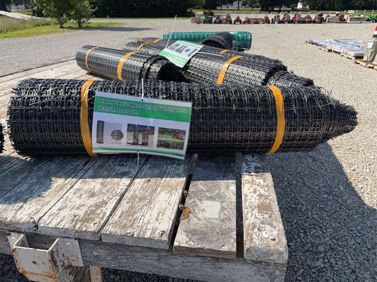 black-plastic-mesh-safety-fencing-roll-image-1