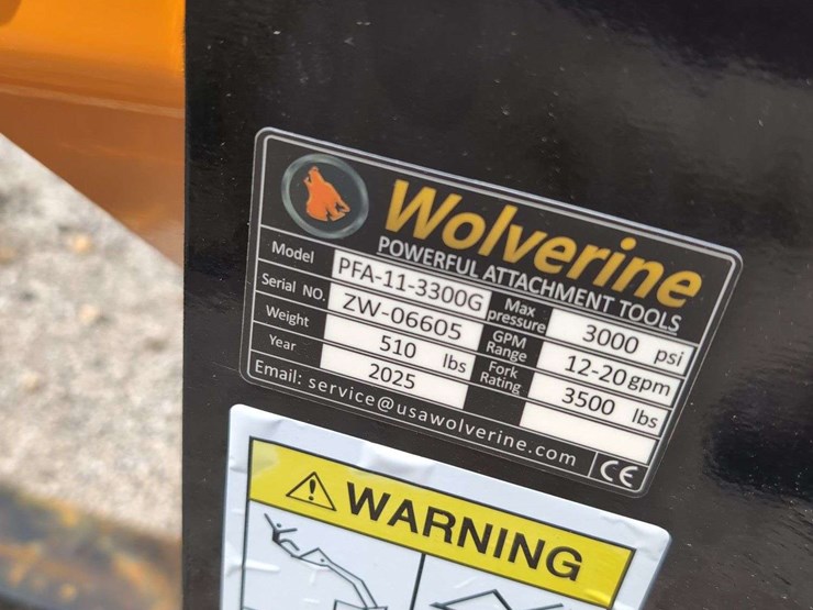 wolverine-skid-steer-pallet-fork-hydraulic-adjustable-pfa-11-3300g-image-5