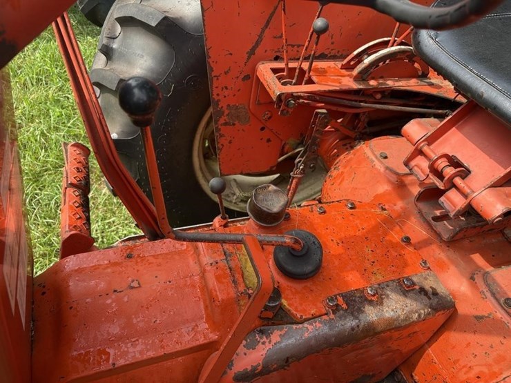 allis-chalmers-170-tractor-image-16