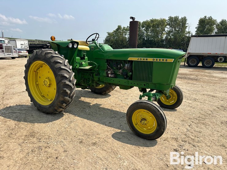 1970-john-deere-2520-image-3