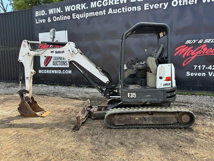 2016-bobcat-e35-image-3