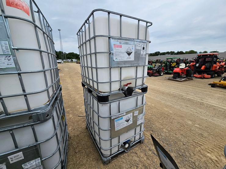 #196-•-2---plastic-tanks-image-4