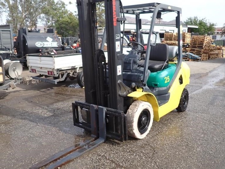 2008-komatsu-g25-forklift-image-1