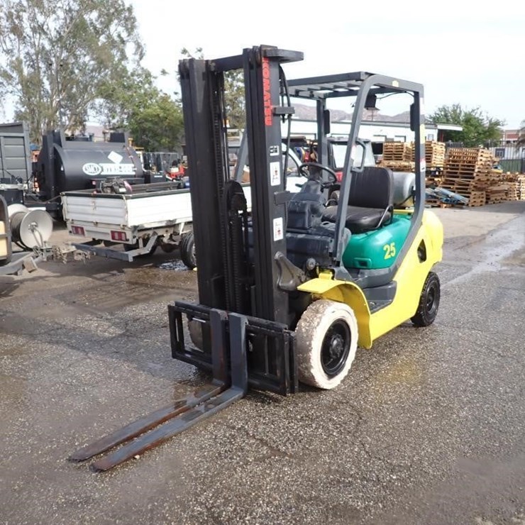 2008 Komatsu G25 Forklift