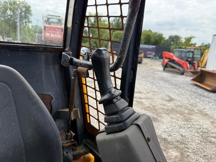 2004-jcb-190-image-24