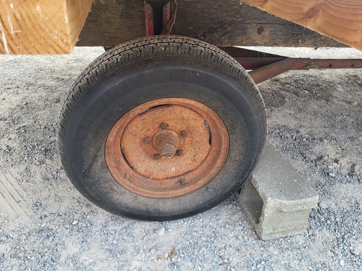 hay-wagon-w/running-gear-image-35
