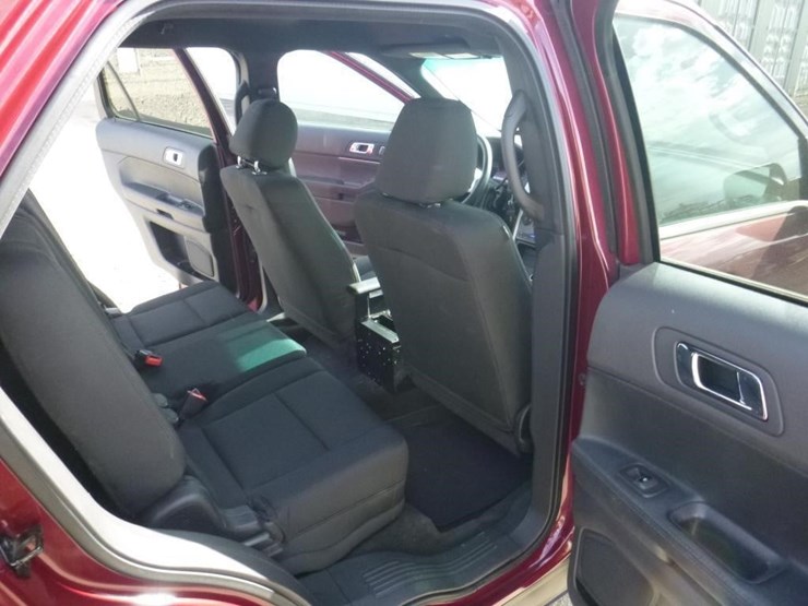 2015-ford-explorer-image-8