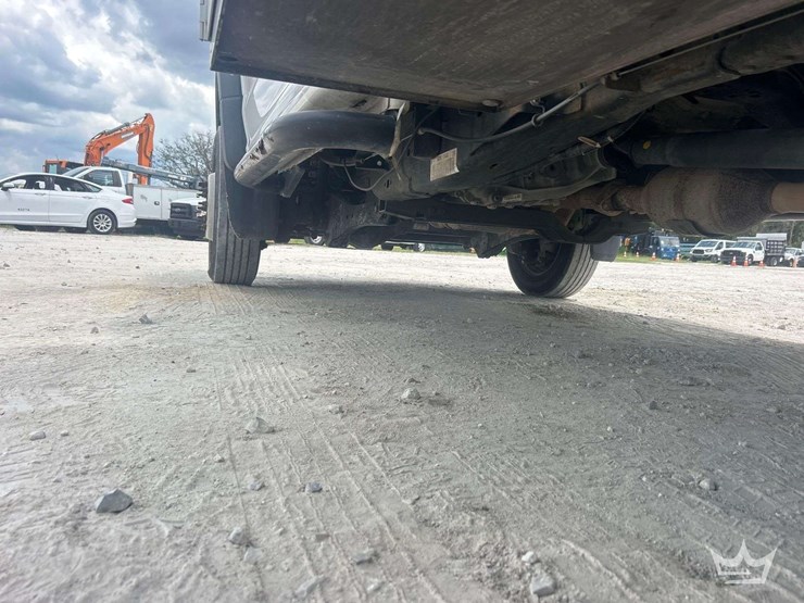 2017-ford-f550-image-18