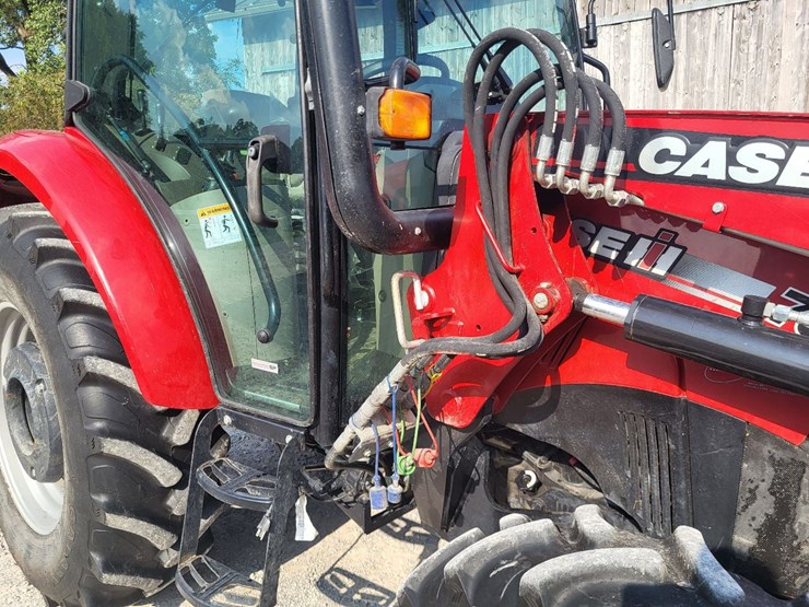 2016-case-ih-farmall-75c-image-40